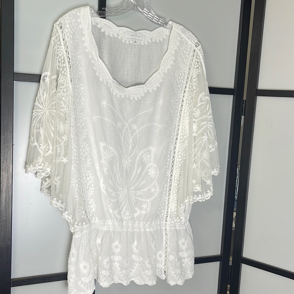 SOLD!! New Directions Cotton Top with Flowing Lace Sleeves